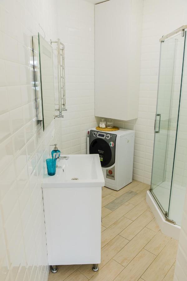 Skandi Apartment Near The Park Ирпин Екстериор снимка